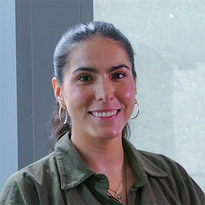 Molly Aguina Headshot