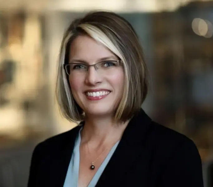 Janet Malek headshot